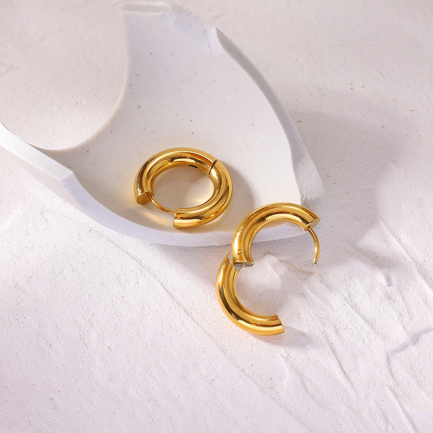 Statement Round Earrings in 18k Gold