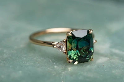 Retro Green Gemstone Gold Ring