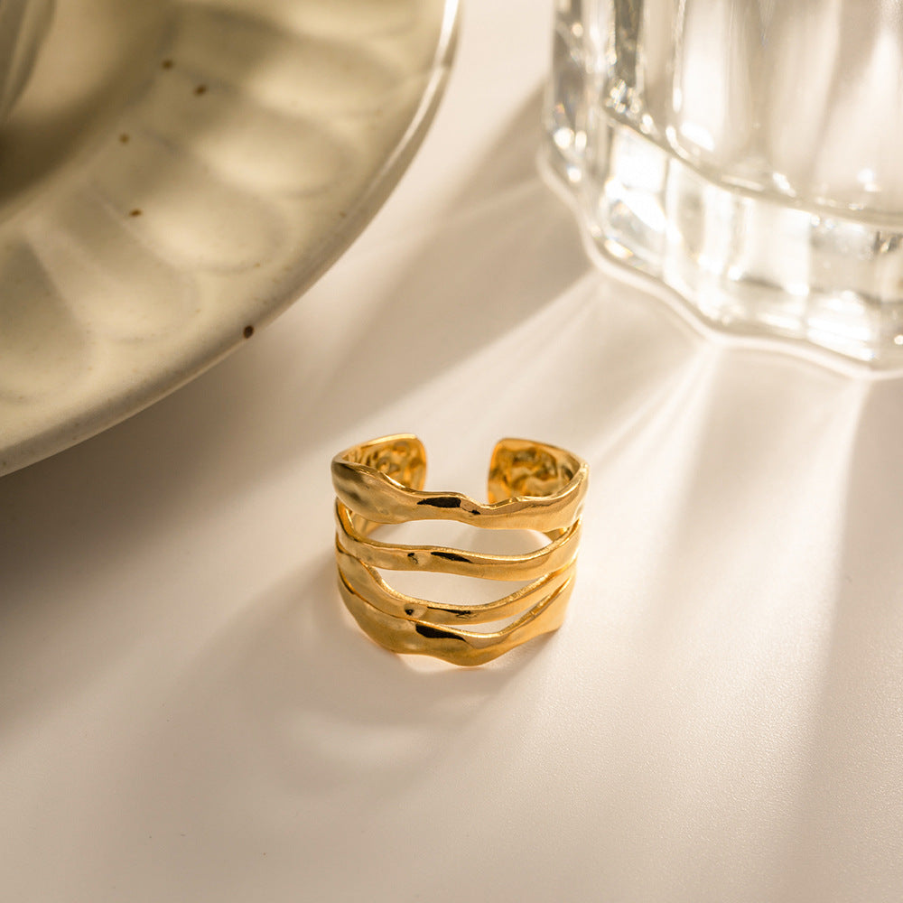 Cass Ring in 18k Gold