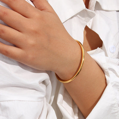 Ara Bracelet in 18K Gold