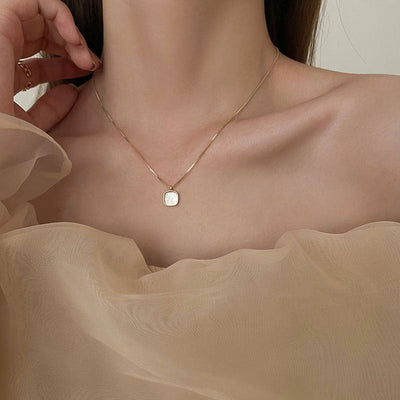 Sophie 18k Gold Necklace with Pearl Pendant