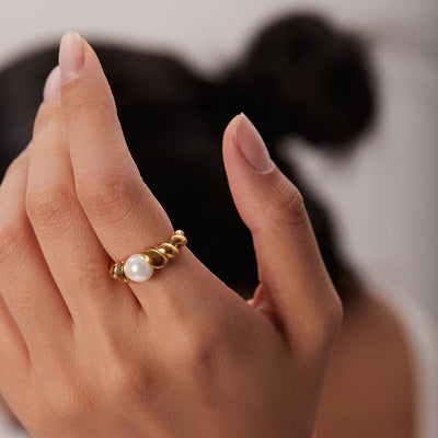 Scarlett 18k Gold Ring Adorned with Freshwater Pearls