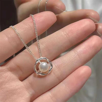 Liselotte Moonstone Pendant Necklace