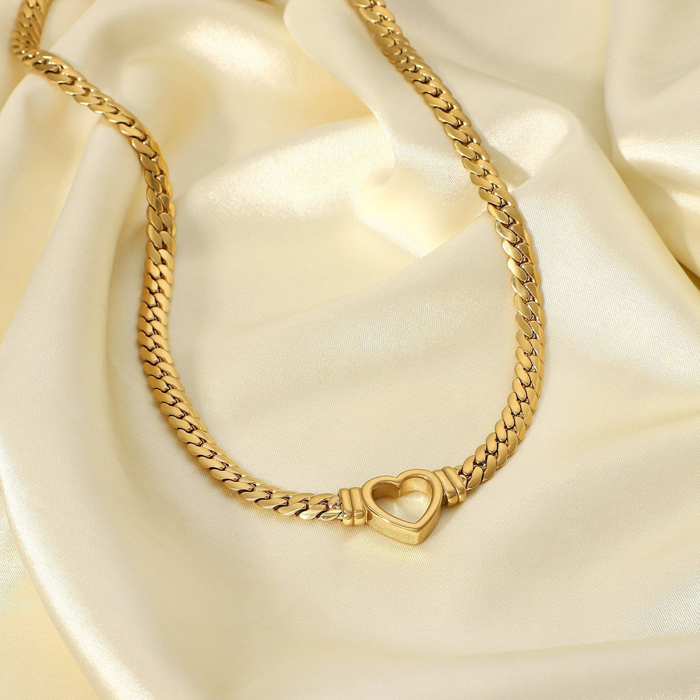 18k Gold Vali Necklace with Body Band