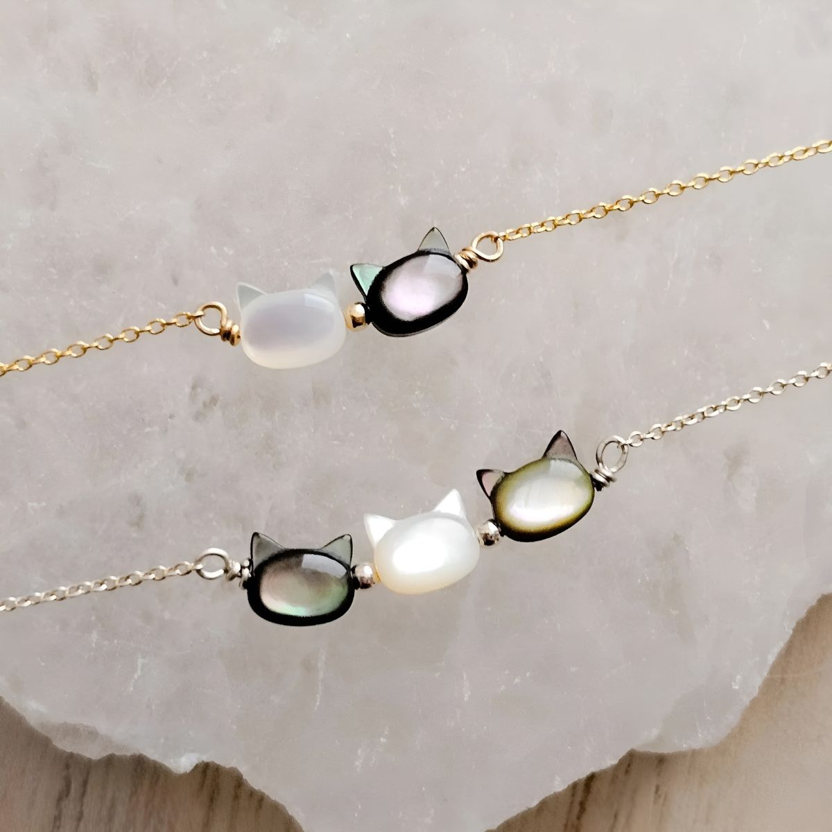 Miaura™ | Gemstone Necklace in Cat Shape