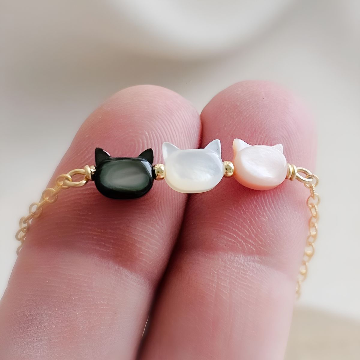 Miaura™ | Gemstone Necklace in Cat Shape