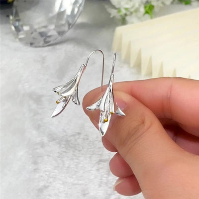 Chic Silver Floral Earrings