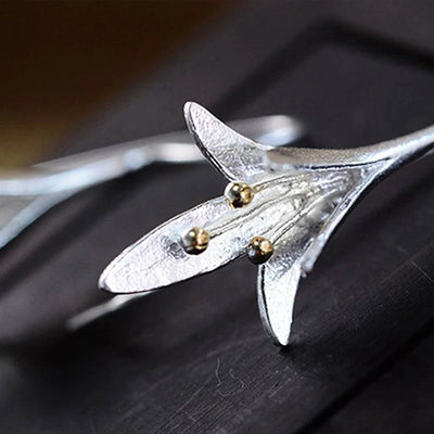 Chic Silver Floral Earrings