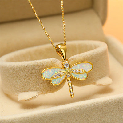 Chic Gold Necklace Featuring a Family of Birds and Opal for a Unique Touch
