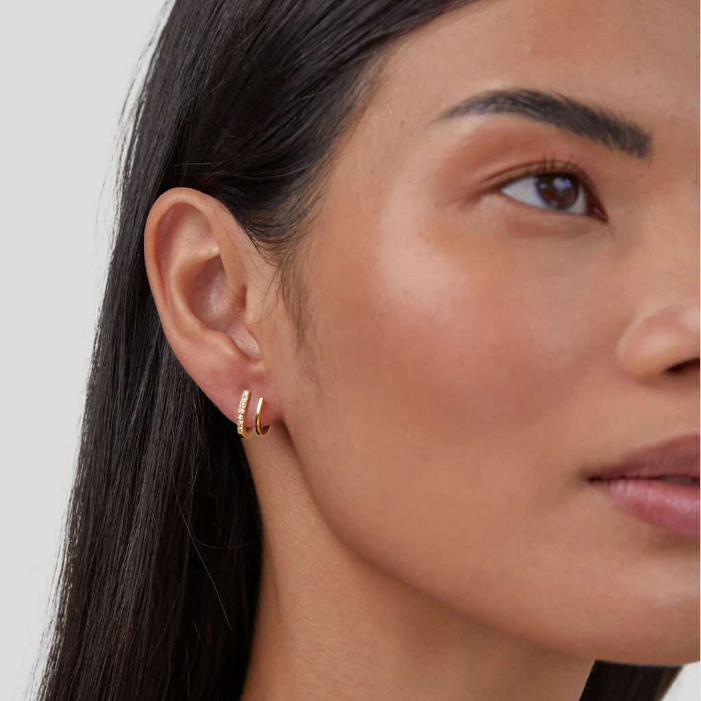 18k Gold Crystal Earrings with Claw Setting