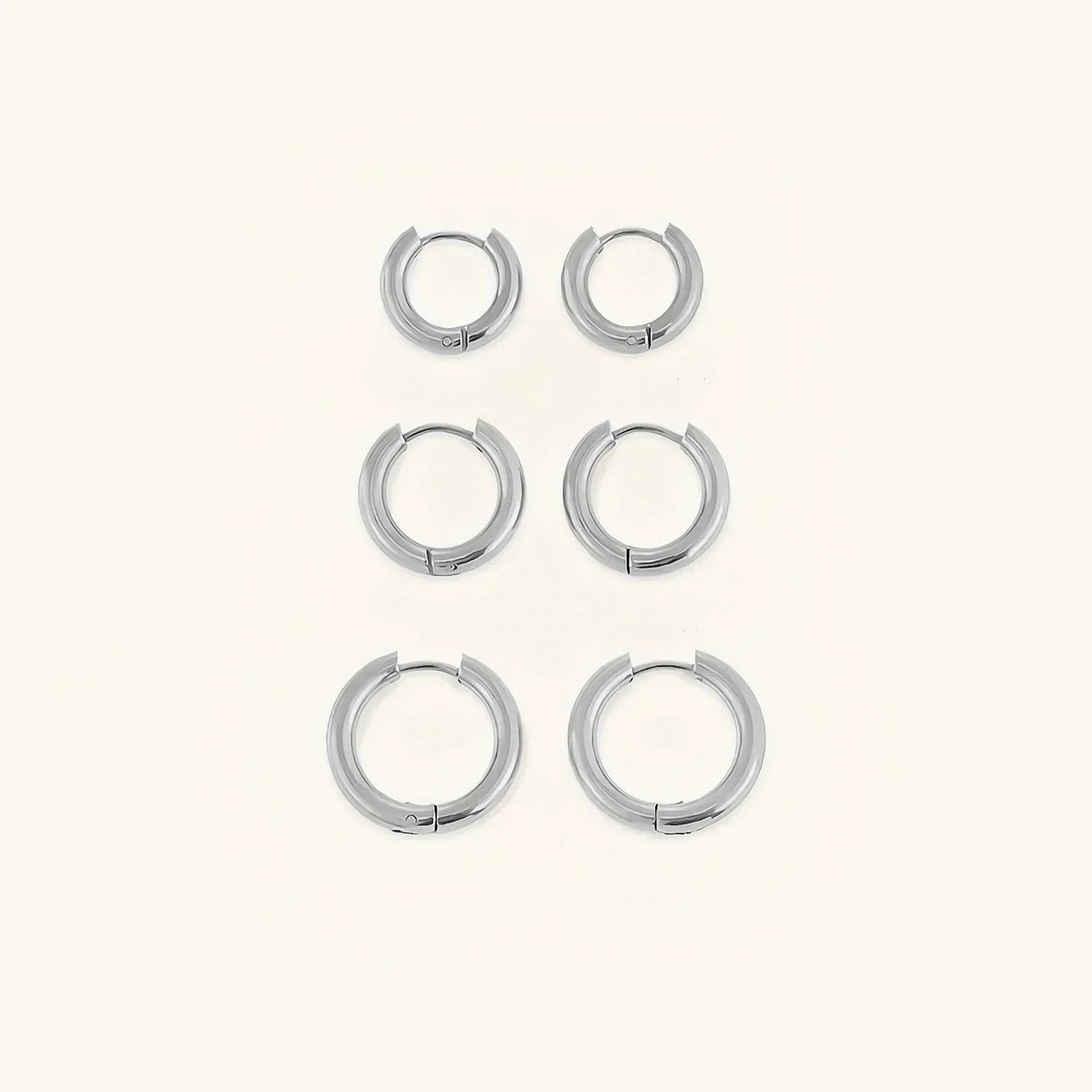 Timeless 18k Gold Round Earrings