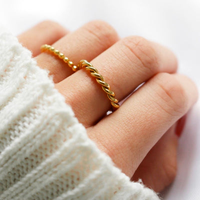 18k Gold Melody Twist Ring