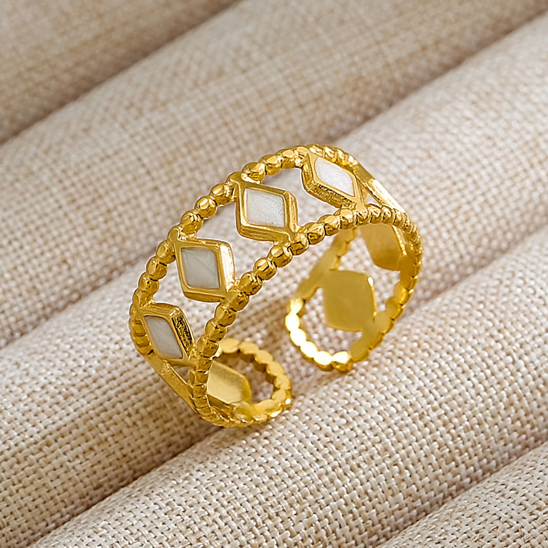 Antique-Inspired Gold Hollow Crystal Ring