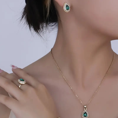 Noémie Glastra Jewelry Collection