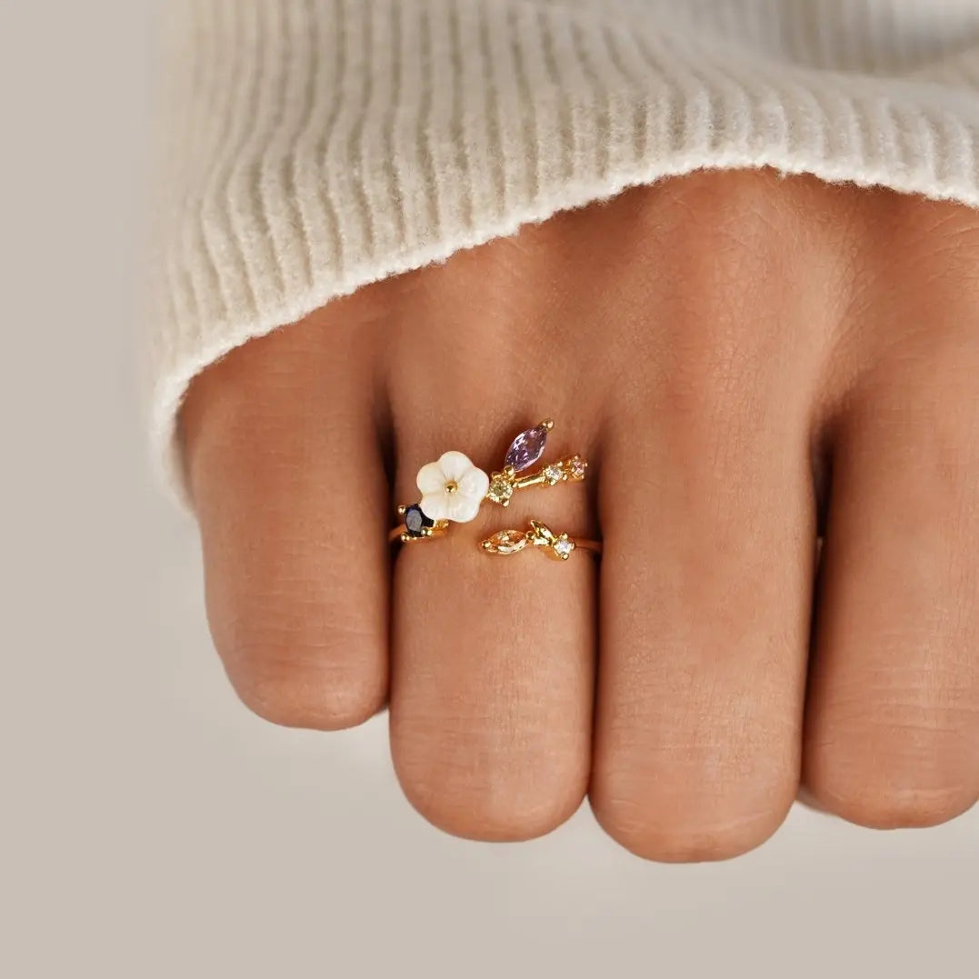 Evelynn Joy - Gold Floral Blossom Rings