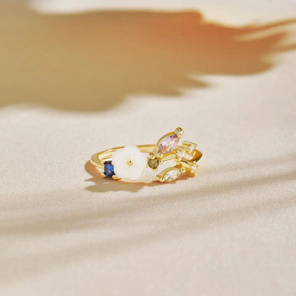 Evelynn Joy - Gold Floral Blossom Rings