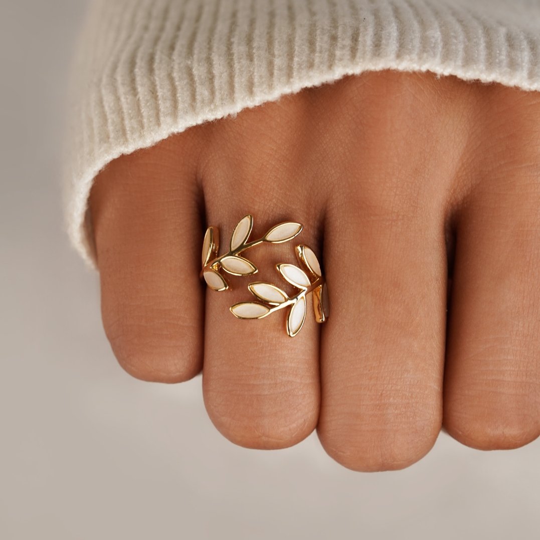 Ryleigh | Serene Gold Leaf Ring