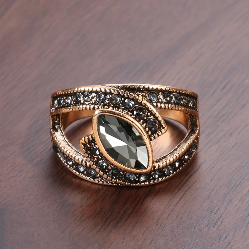 Emilia | Black Crystal Elegance Ring