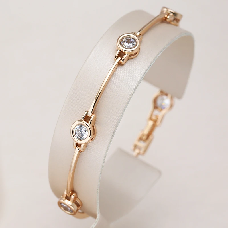 Elegant bracelet with zirconia in gold.
