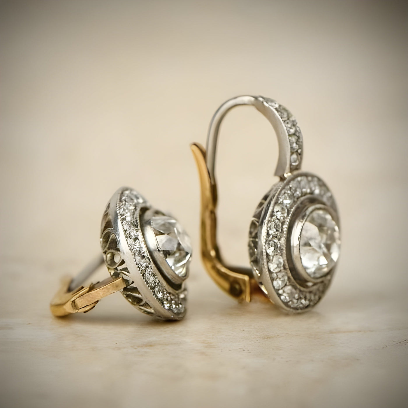 Vintage silver earrings with zirconia.