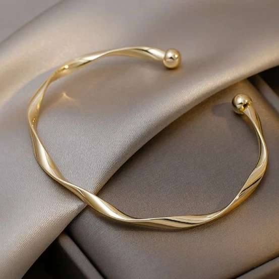 Chic Gold Bracelet