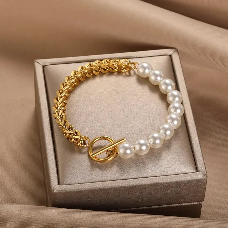 Chic Gold and Pearl Bracelet
