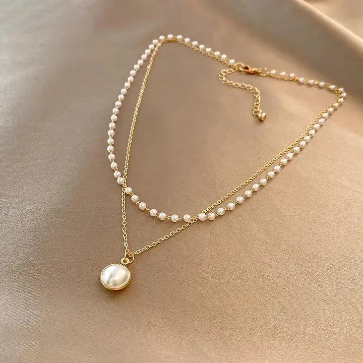 Classic Gold Pearl Elegance Necklace