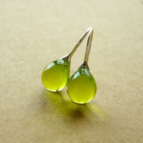 Chic™ | Retro Olive Crystal Earrings