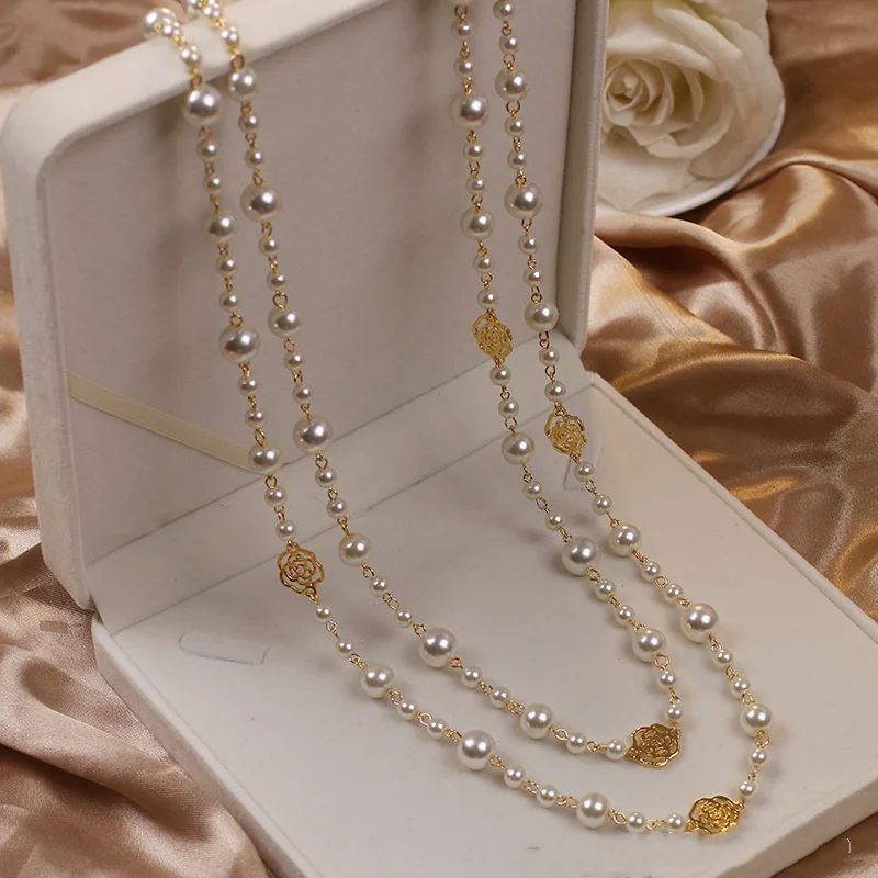 Classic Gold Pearl Pendant Necklace