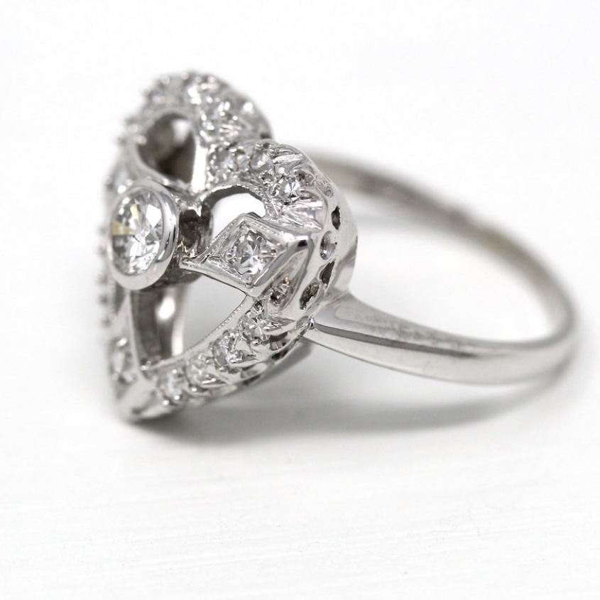 Retro Radiant Heart Silver Ring