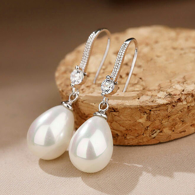 Marea | Elegant Pearl Earrings
