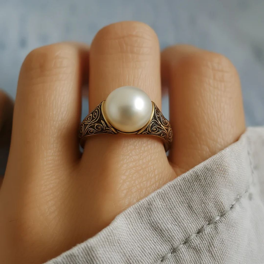 Salem | Classic Golden Ring with Vintage Pearl
