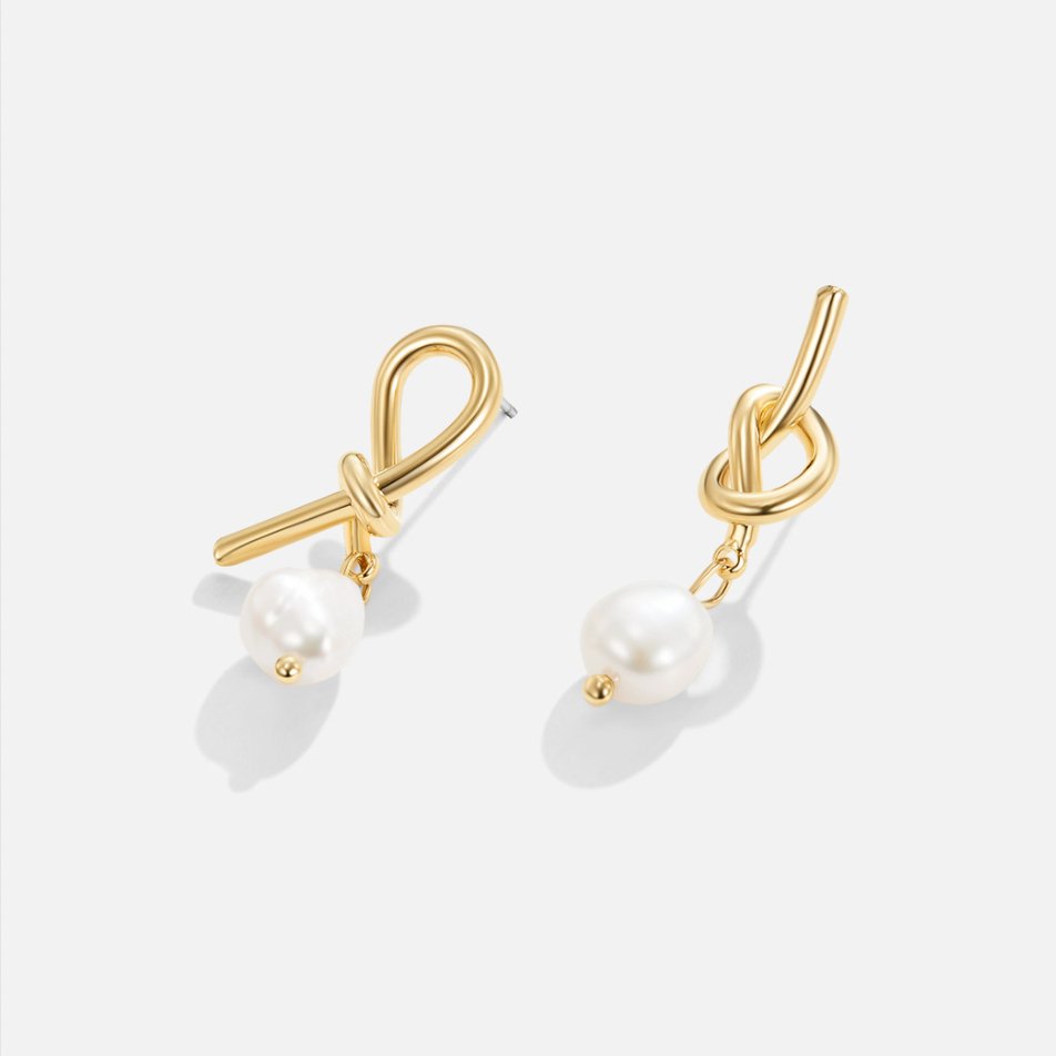 Elaine | Gold Knotted Earrings with Freshwater Pearls