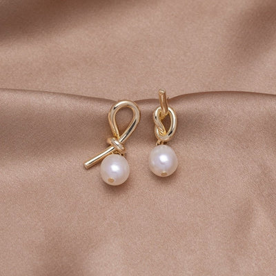 Elaine | Gold Knotted Earrings with Freshwater Pearls