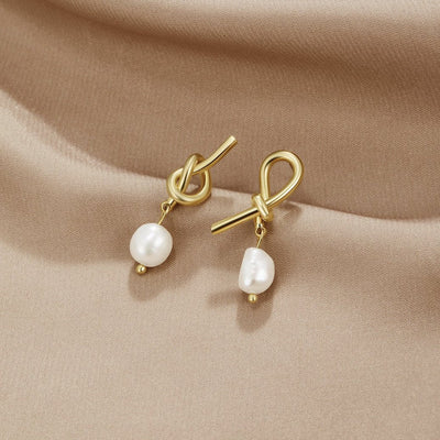 Elaine | Gold Knotted Earrings with Freshwater Pearls