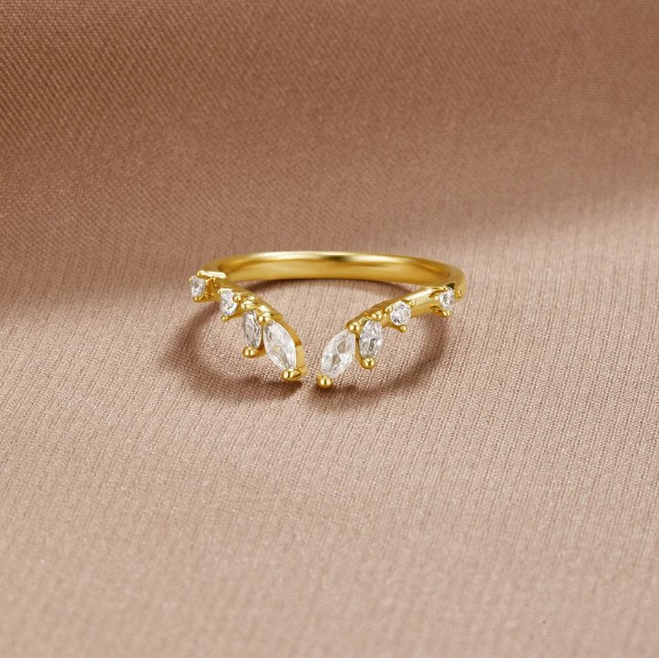 London | Serenity - Gold Vine Crystal Ring