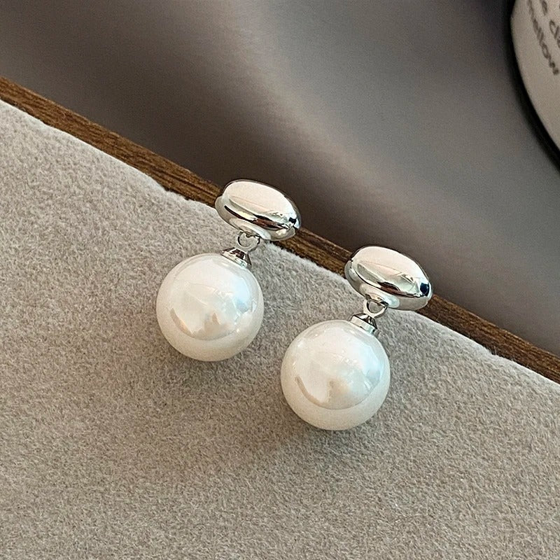 Aeri™ Vintage-Inspired Pearl Earrings