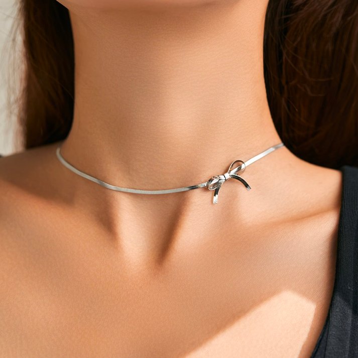 Delicate Bow Necklace for a Romantic Touch