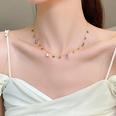 Elegant Choker Necklace Adorned with Delicate Scattered Crystals