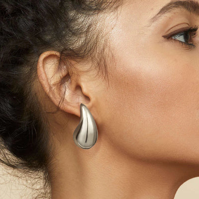 Sandra Teardrop Earrings | Crafted in 18k Gold