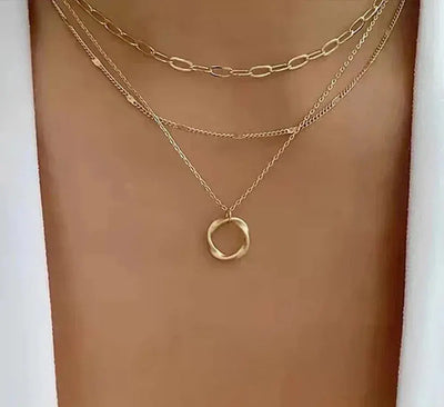 Elegant Gold Layered Necklace with Pendant