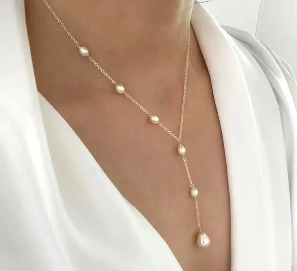 Chic Vintage Pearl Pendant Necklace