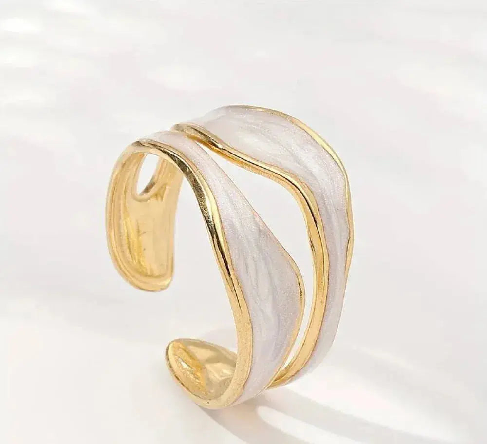 Classic White Gold Vintage Ring