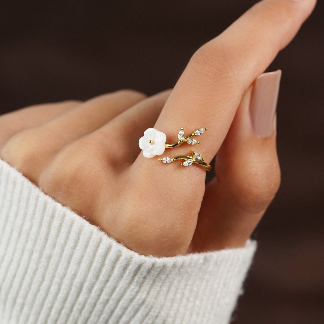 Brooke | Rise - White Floral Ring