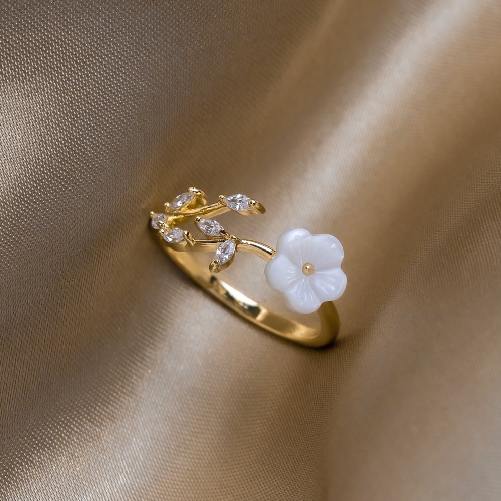 Brooke | Rise - White Floral Ring