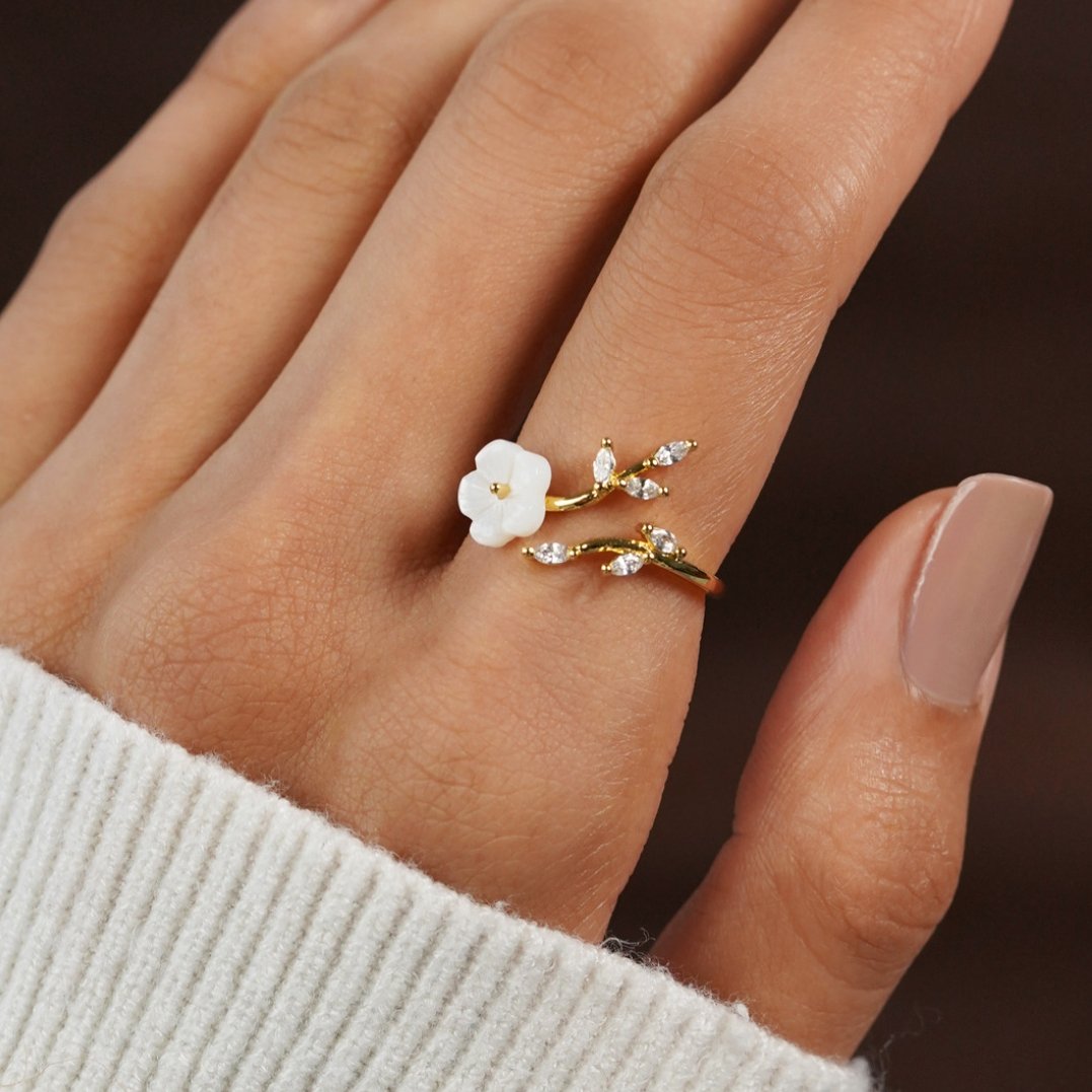 Brooke | Rise - White Floral Ring