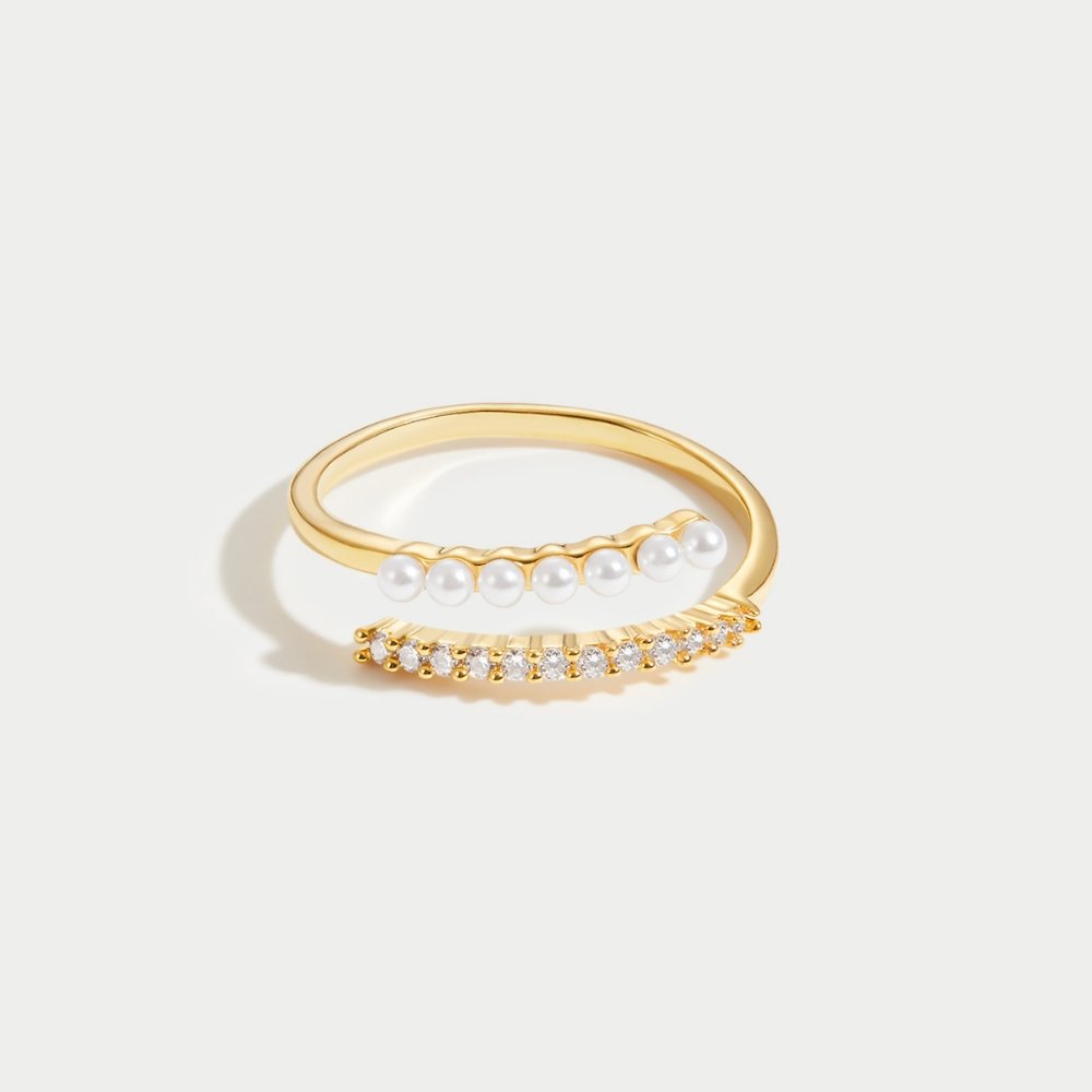 Vanessa | Pearl & Crystal 'Wrap Me' Ring