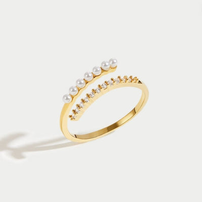 Vanessa | Pearl & Crystal 'Wrap Me' Ring